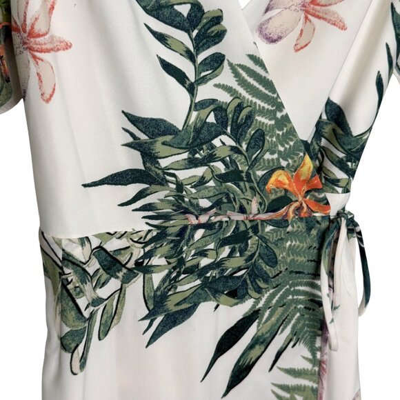 Adelyn Rae Floral Ivory Ruffled Short‎ Sleeve Wrap Dress - Size Medium - Picture 4 of 9